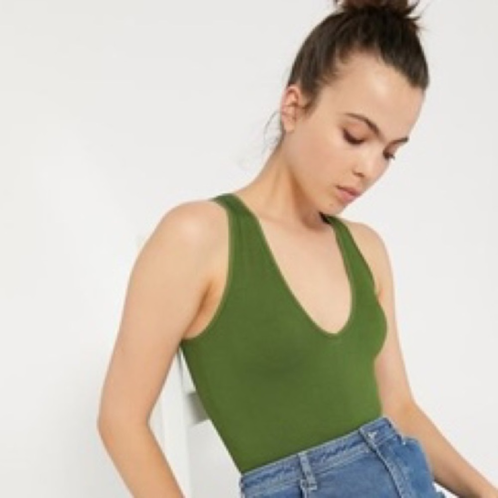 NWT Out From Under Seamless Plunging Bodysuit